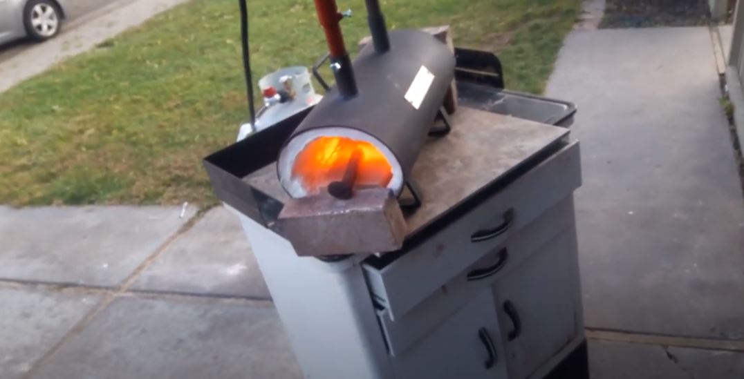 I Tried The Hell's Forge Double Burner Propane Forge - My Review